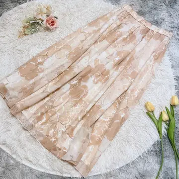 [ 새상품급 ] 피노레 오팔 가공 롱 스커트 38 꽃무늬 비침 시어 고급