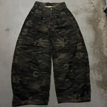 카모 패턴 와이드 팬츠 배기 팬츠 벌룬 실루엣 Y2K 초와이드