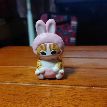 토끼 귀 고양이 피규어