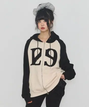 ILLIGO 129 로고 패치 후드 집업 블랙 크림