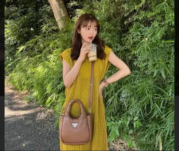 PINUE 메쉬 니트 원피스 머스타드