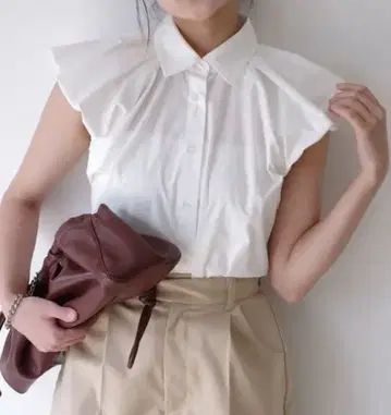 미사용 새상품 eimy istoire 개더 슬리브리스 블라우스 화이트