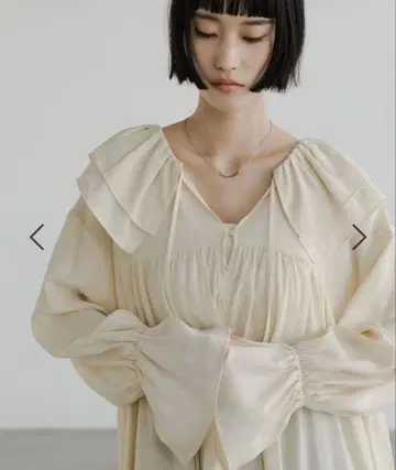 LOWRYS FARM 요우류 프릴 튜닉 블라우스