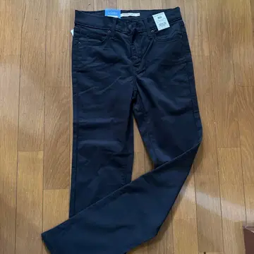 Levi's 312 Shaping Slim 블랙 26