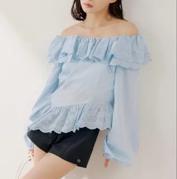chico 코튼 레이스 오프숄더 블라우스 블루 chico 블라우스