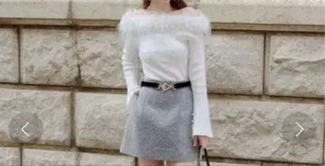 eimy istoire 페이크 페더 트리밍 오프숄더 니트탑