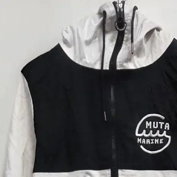 새상품급 muta MARINE 무타 마린 더블 지퍼 후드티 XS