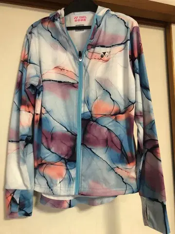 YONEX 수채화풍 디자인 후드 부착 쿨 후드티