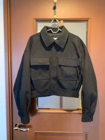 ETRE TOKYO 블랙 크롭 아우터