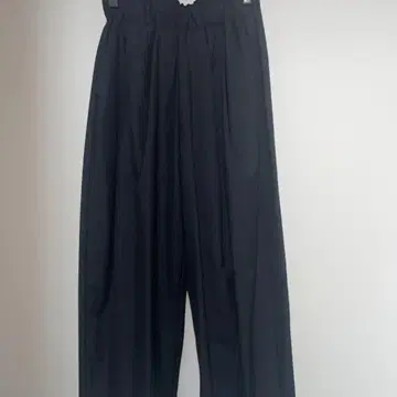 뷔르데사봉 블랙 벌룬 슬랙스