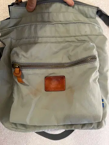 탁한 스카이블루? 숄더백 스칸디나비아 포레스트 단종 포켓 많음 이유