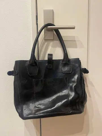 DAKOTA 블랙 가죽 핸드백