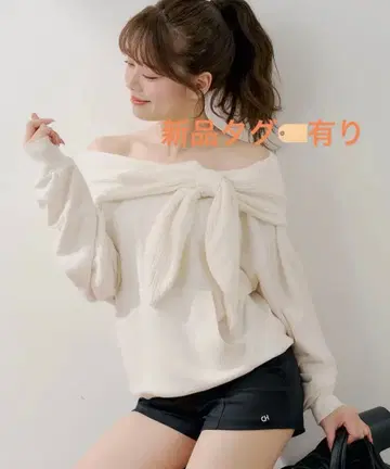 chico 오프숄더 리본 맨투맨