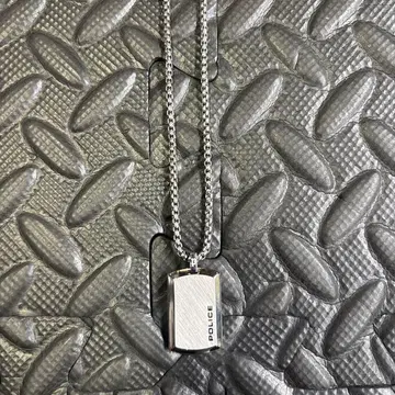 폴리스 목걸이
