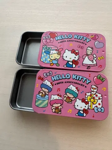 [ 50주년 한정판 ] 헬로키티 50주년 기념 캔 2개