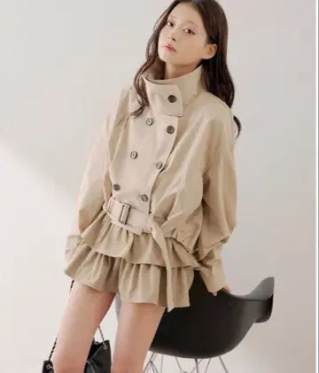 CHICO 스탠드넥 벌룬 숏 트렌치코트