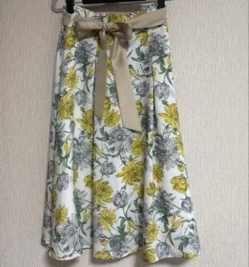 새상품급 허시파피 플레어 스커트 M 사이즈