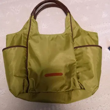가격 인하 상품 GUSCIO 라이트 그린 나일론 토트백