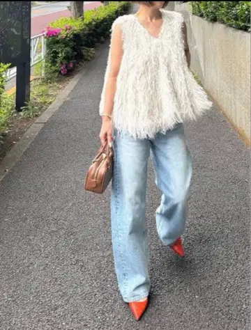 cygne 시뉴 A라인 플레어 상의 ginie 화이트