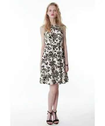 택 포함 새상품 GRACE CONTINENTAL 튤 플라워 원피스