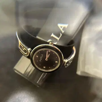 훌라 FURLA 손목시계 뱅글 워치 블랙 실버 팔찌