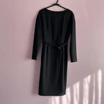 UNTITLED 네이비 컬러 무릎 기장 원피스 긴팔