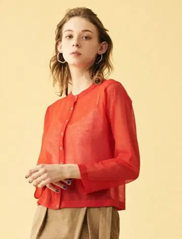 새상품급 맥피 투모로우랜드 폴리에스테르 린넨 크루넥 가디건