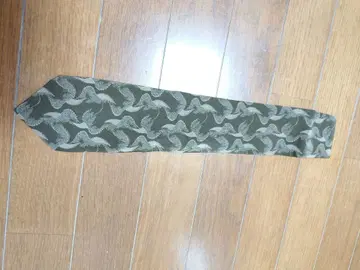 조르지오 아르마니 파도 무늬 넥타이