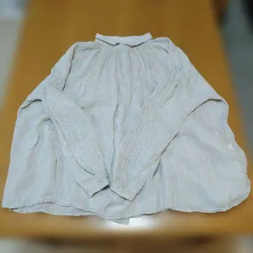 베리떼꾸르 Veritecoeur 린넨 앤티크 블라우스 베이지