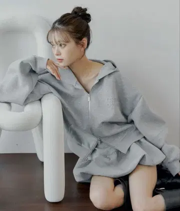 CHICO 맨투맨 벌룬 미니 스커트