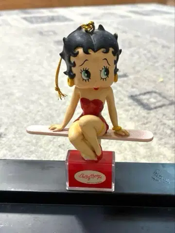 베티 붑 피규어 빨간색