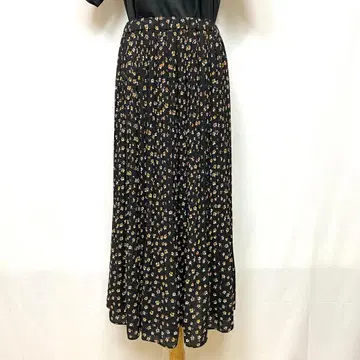LOWRYS FARM 꽃무늬 플레어 스커트 롱 기장 허리밴딩 블랙