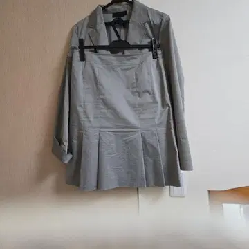 UNTITLED 그레이 스커트 수트 상하의 세트