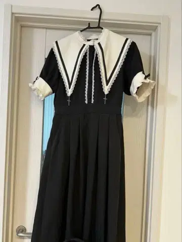 Dearmylove 프릴 원피스 마녀 반팔