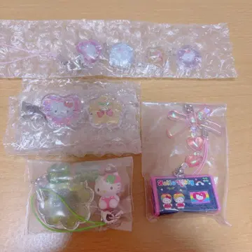 산리오 키티 가슴 설레는 헤이세이 여자아이 시크릿 클로버 스트랩 세트