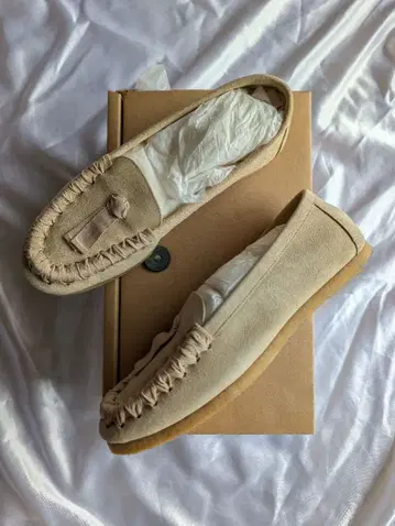 미사용 새상품 hender scheme 핸더 스킴 모카신 베이지