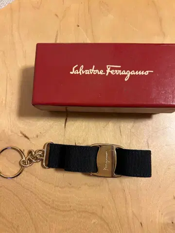 Salvatore Ferragamo 블랙 리본 키링