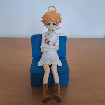 약속의 네버랜드 피규어