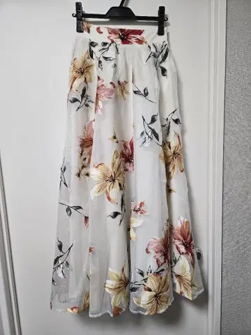 [새상품] ROYAL PARTY 플라워 오간자 플레어 스커트 레드