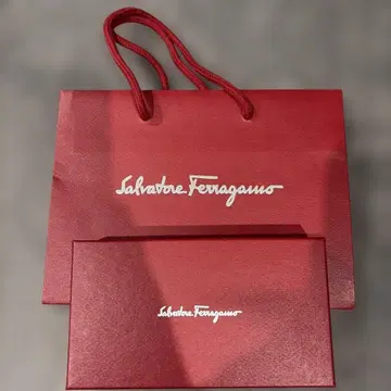 Salvatore Ferragamo 하트 모양 키링 페라가모