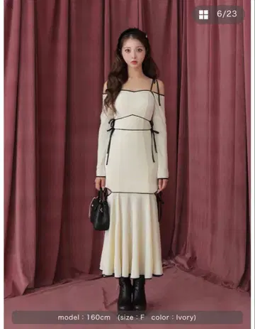 [ M me eme ] 사이드 리본 컷아웃 원피스