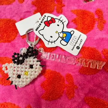 LOWRYS FARM 로리즈팜 키티 페이스 비즈 키 참