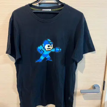 유니클로 사이즈 L 록맨 픽셀 아트 T셔츠 블랙