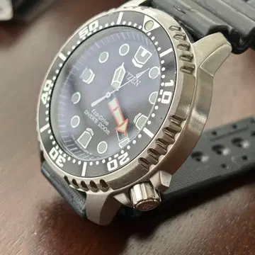 Citizen Eco-Drive 다이버 200m 블랙