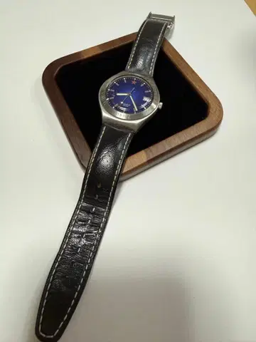 Swatch Irony 스위스산 남성용 손목시계 파랑 다이얼 93