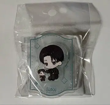 진격의 거인 리바이 2층 아크릴 배지 블랙 코디