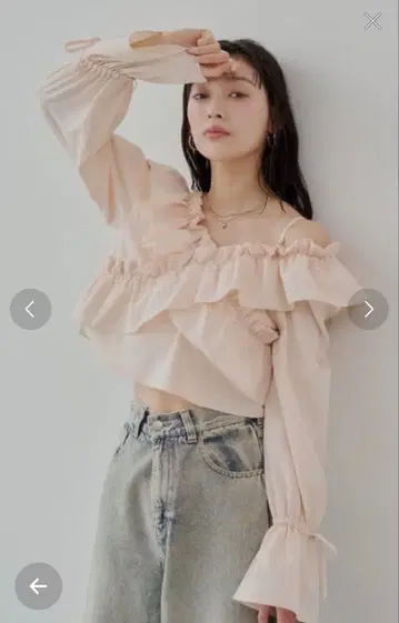 chico 2way 크로스 프릴 디자인 블라우스 핑크