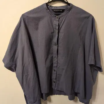 미즈이로 인드 그레이 블루 반팔 셔츠