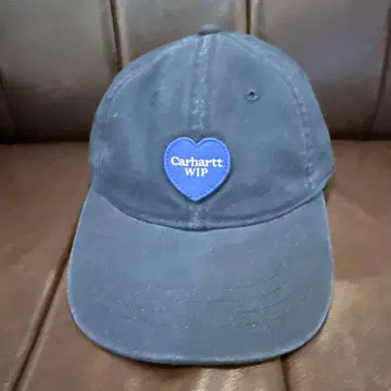 Carhartt WIP 네이비 캡 하트 로고
