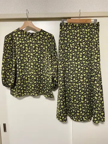 UNTITLED 푸치플뢰르 블라우스 + 롱 스커트 셋업 꽃무늬